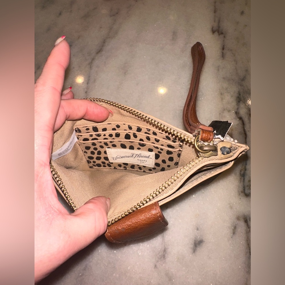 Nwot Universal Threads Leopard Print Wristlet Wit… - image 4